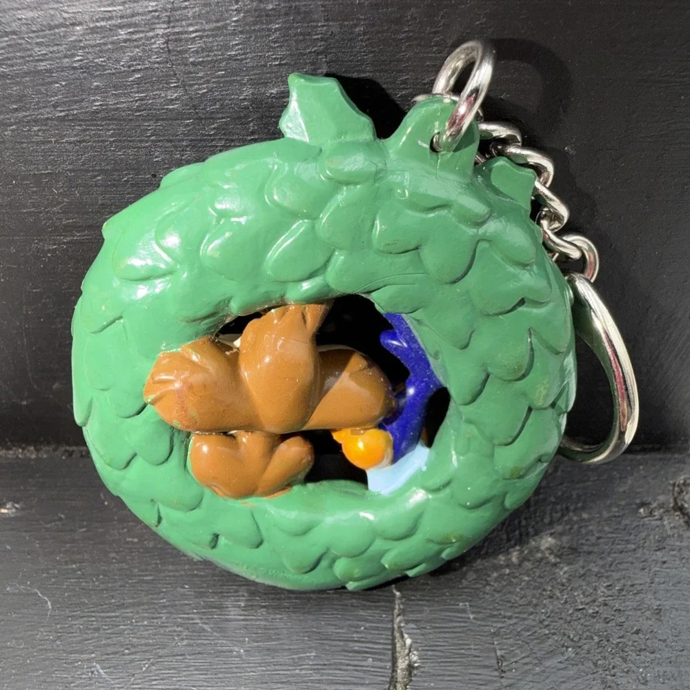 Vintage Looney Tunes Roadrunner & Wile E. Coyote Christmas Wreath PVC Keychain